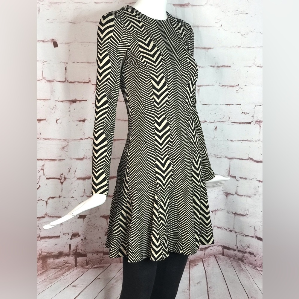 NICOLE MILLER Atelier Chevron Cream & Black Knit A-Line Skater Dress Petite - Picture 3 of 15